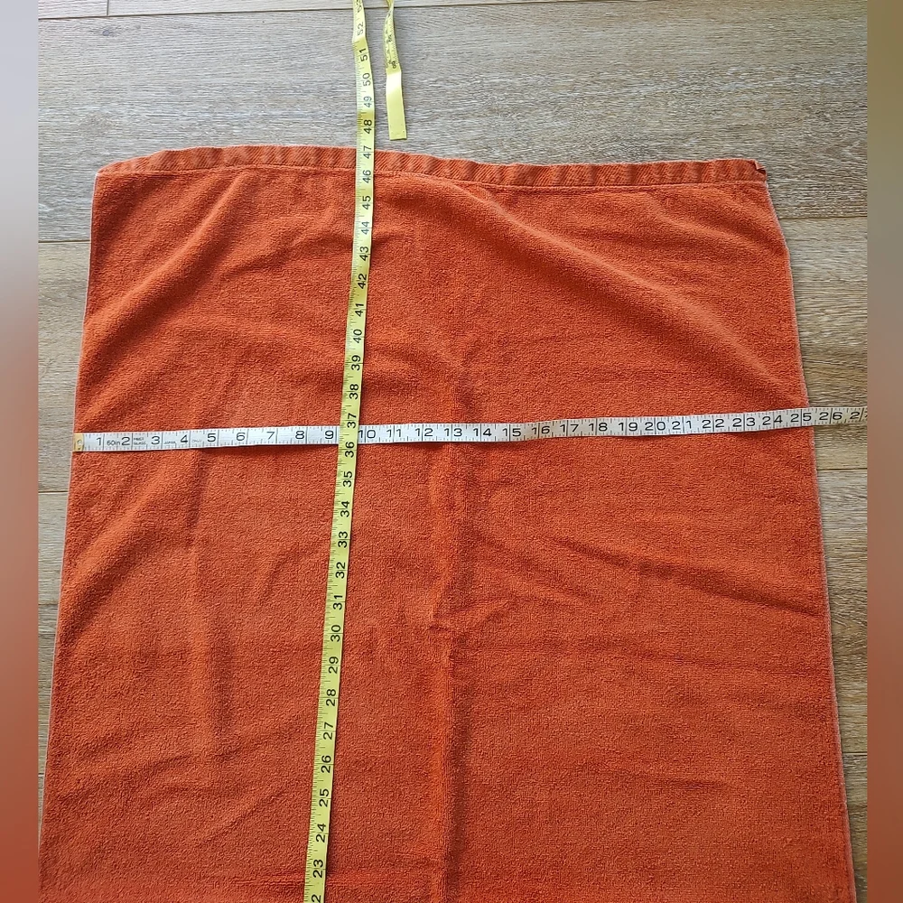 Fieldcrest Vintage 1970s, 1980s Burnt Orange Bath Towel And Wash Cloth Set USA